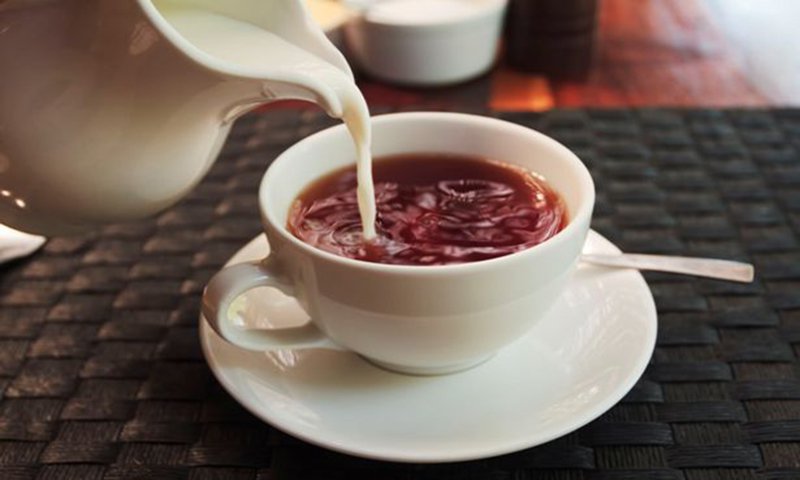Lợi ích của việc uống trà với sữa là gì?