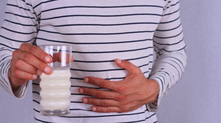 Uống sữa hay đau bụng toát mồ hôi, đi ngoài phân không bình thường nguyên nhân do đâu?