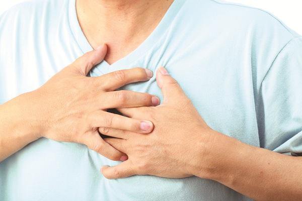 Nam giới đau ngực là dấu hiệu bệnh gì?